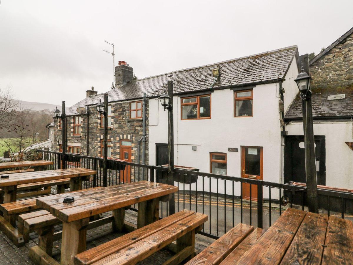 Triangle Inn Coachouse Rhayader Eksteriør billede
